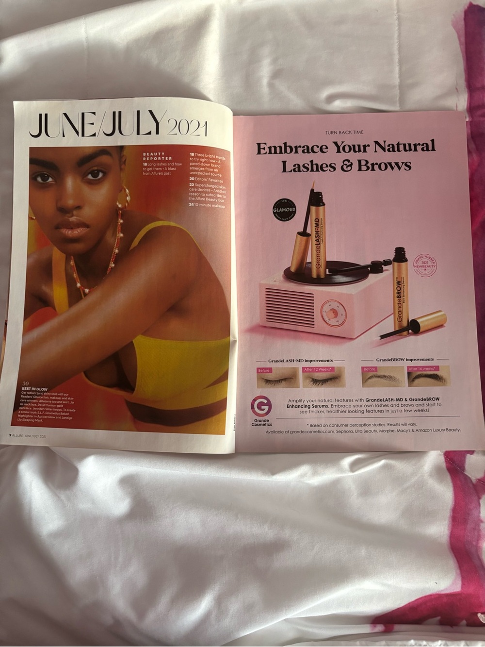 Rare Allure Magazine Bundle (2) - 2021 Awkwafina & 2020 Kesewa Aboah Back Issues - Picture 3 of 15